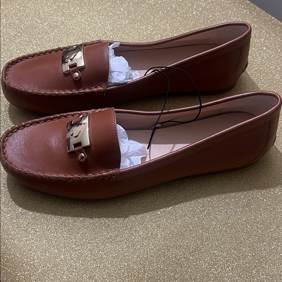 New Kate Spade Carmen Leather Loafers with Gold Accent - Picture 2 of 13